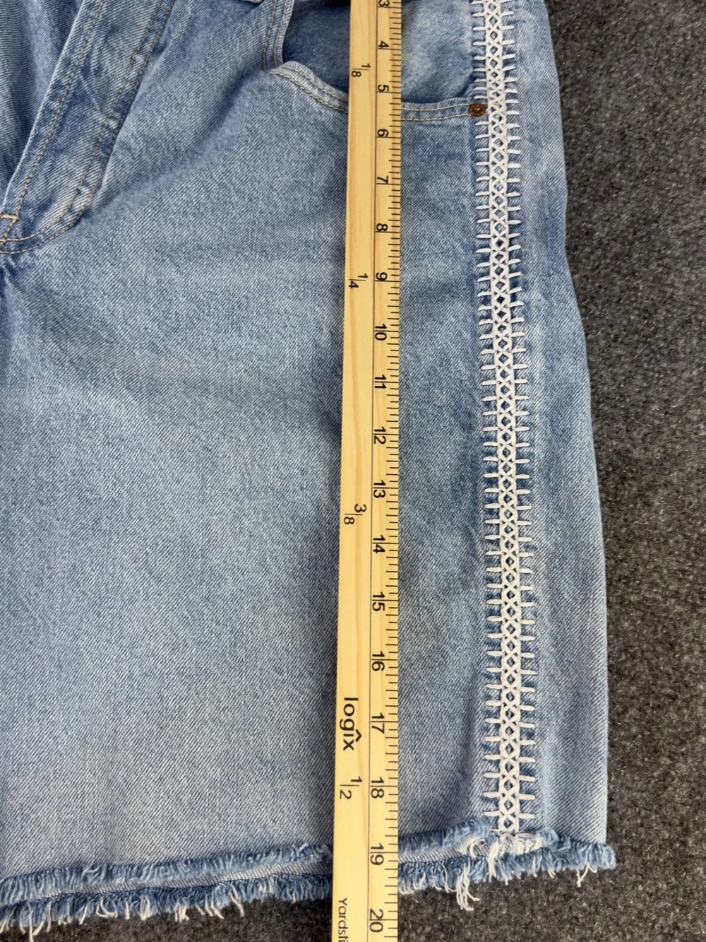 Old Navy Mid-Rise Baggy Denim Bermuda Shorts Size 8 Light Wash 9” Inseam Raw Hem